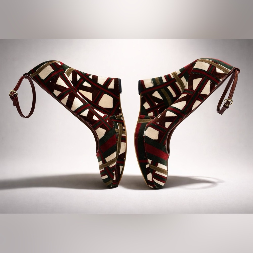 Gucci Velvet Web Ribbon wedges, ankle straps, red/white/green, 6.5b, box, EUC - Picture 3 of 16